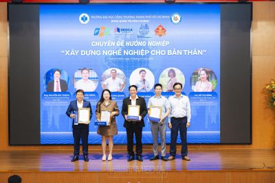 X&acirc;y dựng nghề nghiệp cho bản th&acirc;n&rdquo; &ndash; Đ&ecirc;m chia sẻ x&uacute;c động tại Đại học C&ocirc;ng Thương TP.HCM